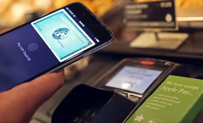 apple pay being used at store